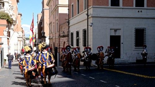 Guardia Svizzera Pontificia Caserma Vaticano giuramento  S. DamasoAEM.jpg